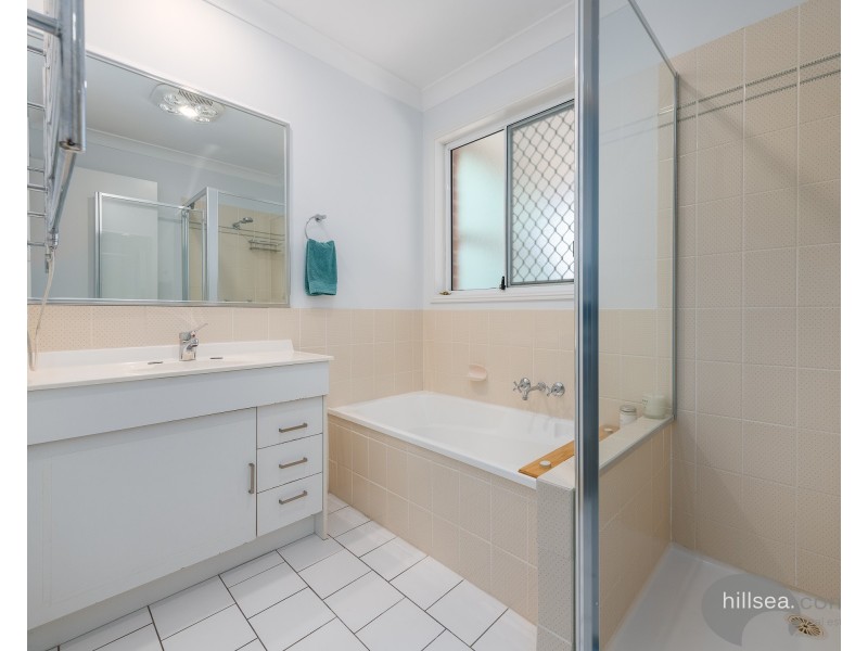 1/3 Jannie Court, Labrador QLD 4215