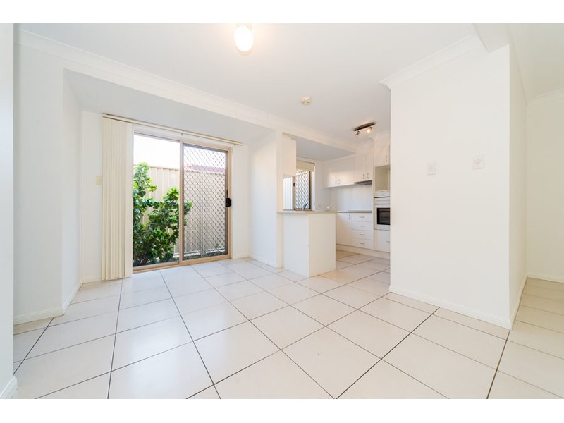 4/152 Frank Street, Labrador QLD 4215