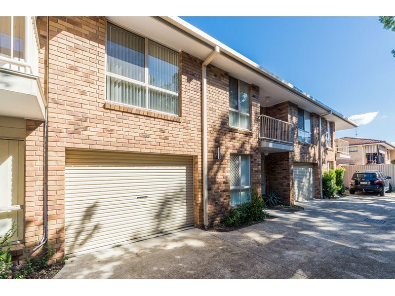 4/152 Frank Street, Labrador QLD 4215