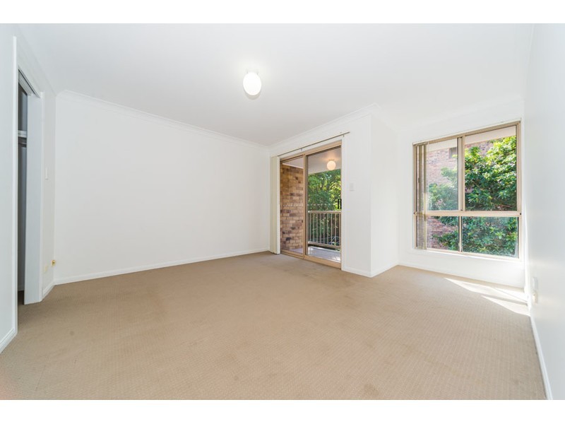 4/152 Frank Street, Labrador QLD 4215