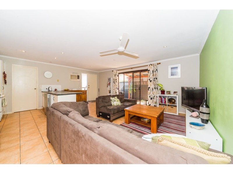 2/22 Telopea Street, Labrador QLD 4215
