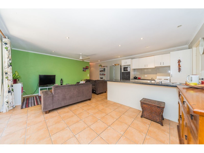 2/22 Telopea Street, Labrador QLD 4215