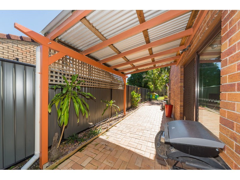 2/22 Telopea Street, Labrador QLD 4215