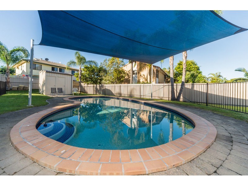 8/77 Olsen Avenue, Labrador QLD 4215