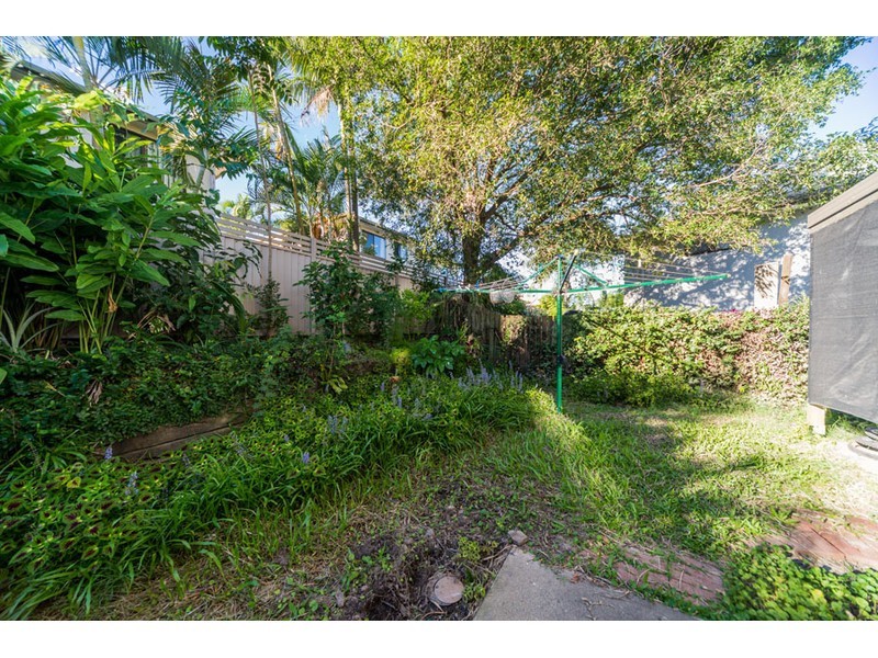 8/77 Olsen Avenue, Labrador QLD 4215