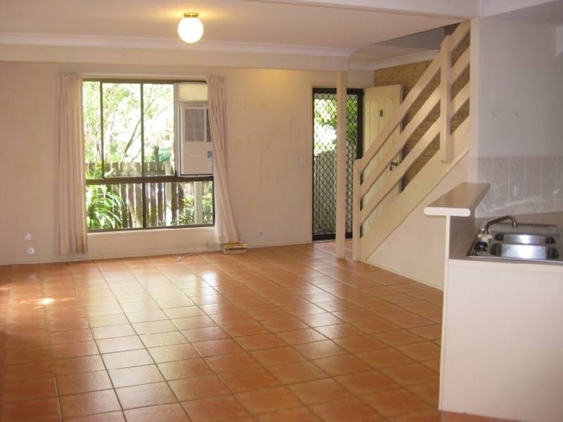 8/77 Olsen Avenue, Labrador QLD 4215