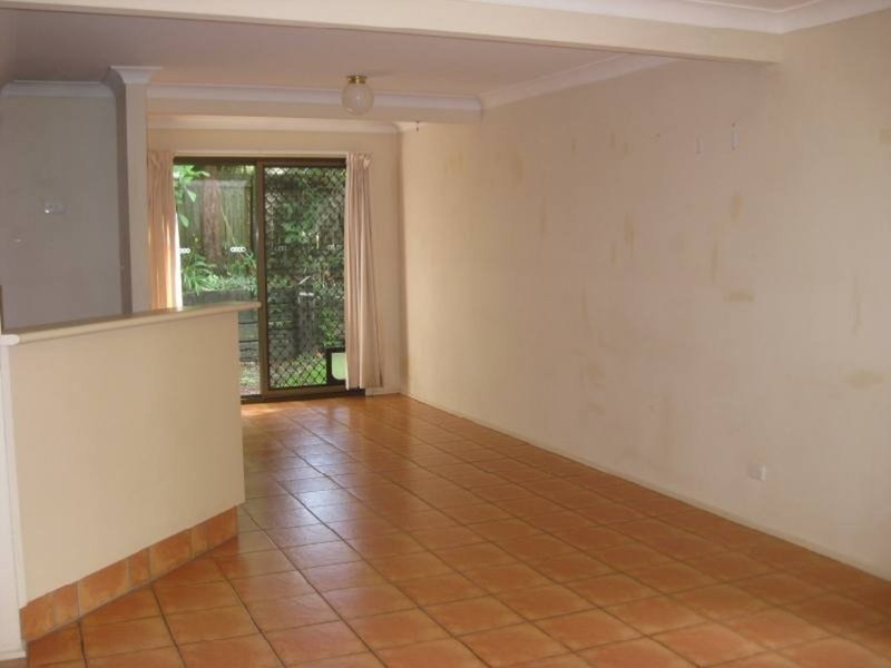 8/77 Olsen Avenue, Labrador QLD 4215