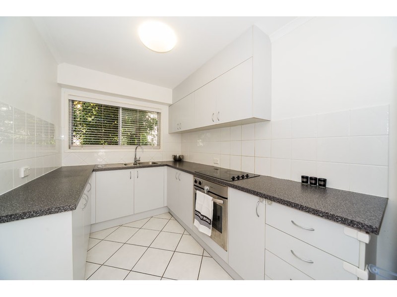 3/3 Proud Street, Labrador QLD 4215