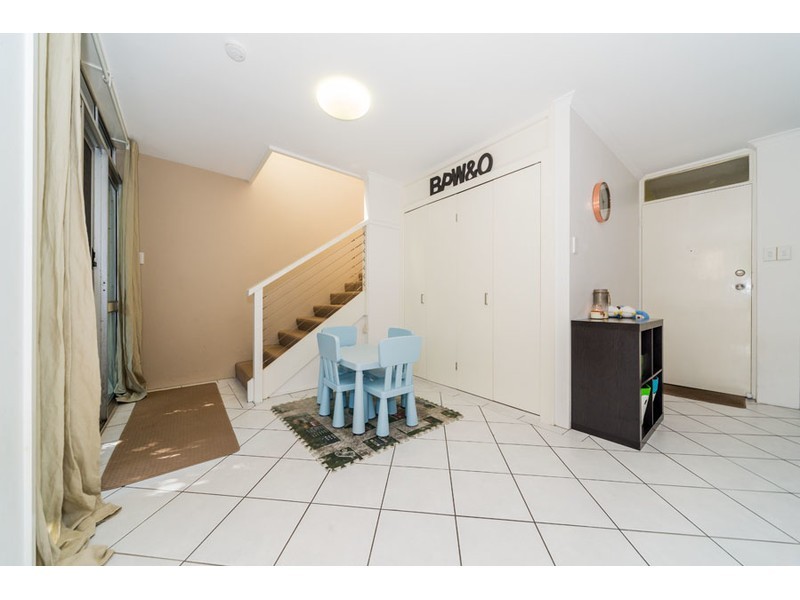 3/3 Proud Street, Labrador QLD 4215