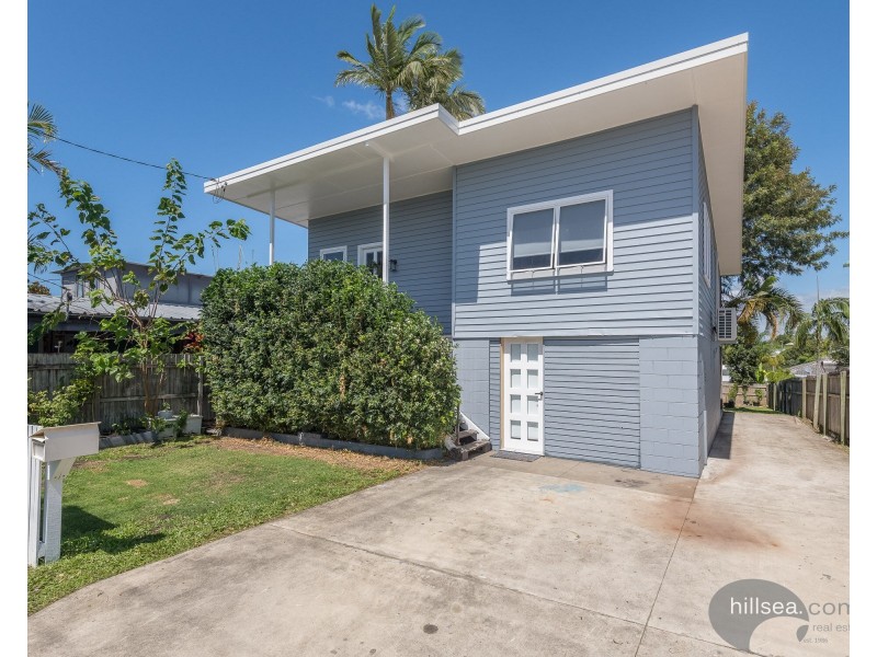 16 First Avenue, Labrador QLD 4215