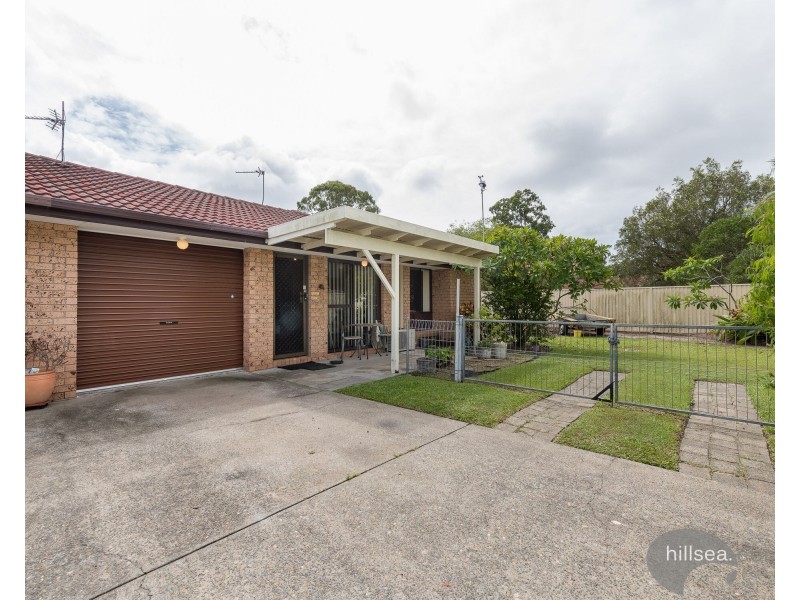 2/11 Stephenson Street, Labrador QLD 4215