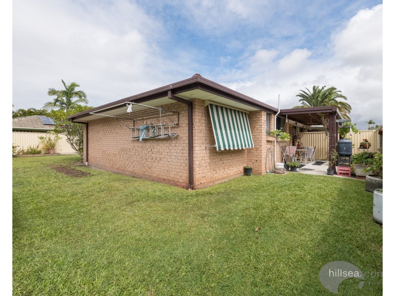 2/11 Stephenson Street, Labrador QLD 4215