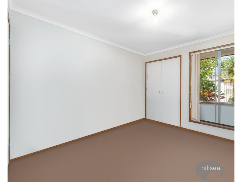 2/11 Stephenson Street, Labrador QLD 4215