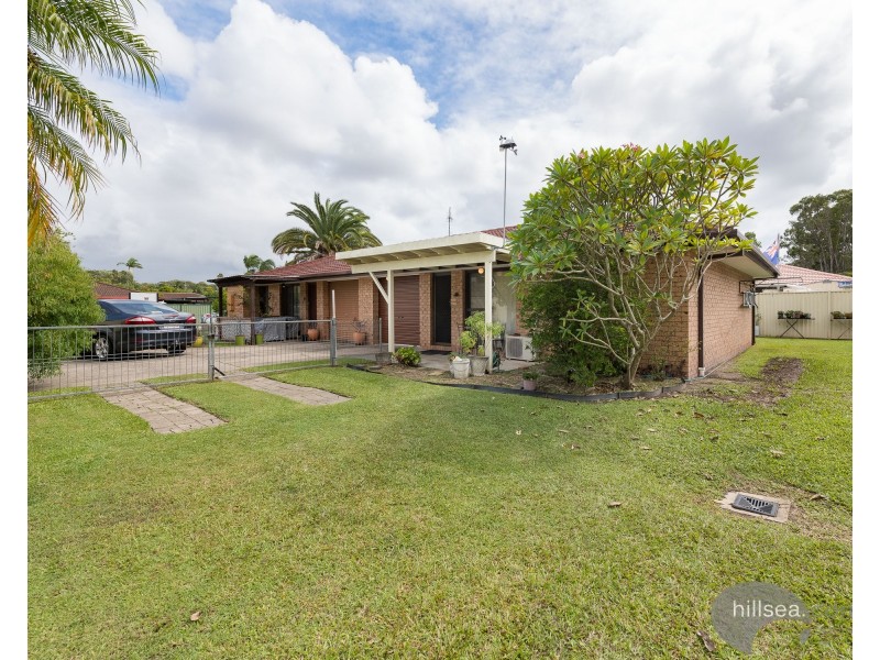 2/11 Stephenson Street, Labrador QLD 4215