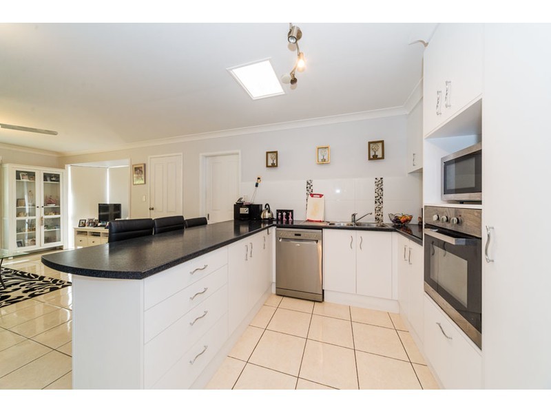 2/10 Jessica Court, Arundel QLD 4214