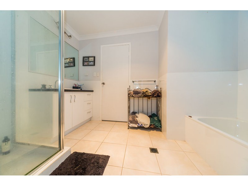 2/10 Jessica Court, Arundel QLD 4214