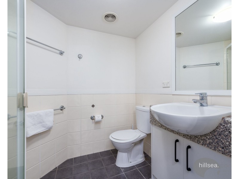 203/392 Marine Parade, Labrador QLD 4215