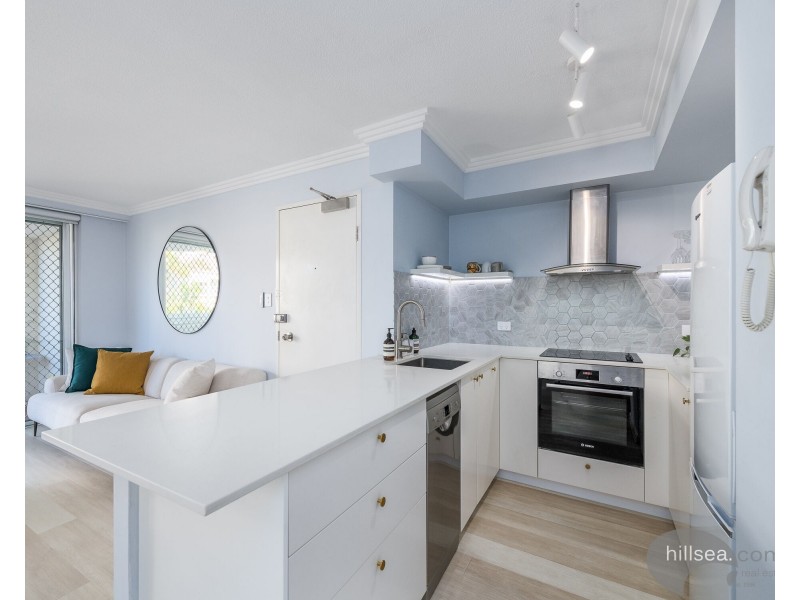 4/7 Whiting Street, Labrador QLD 4215