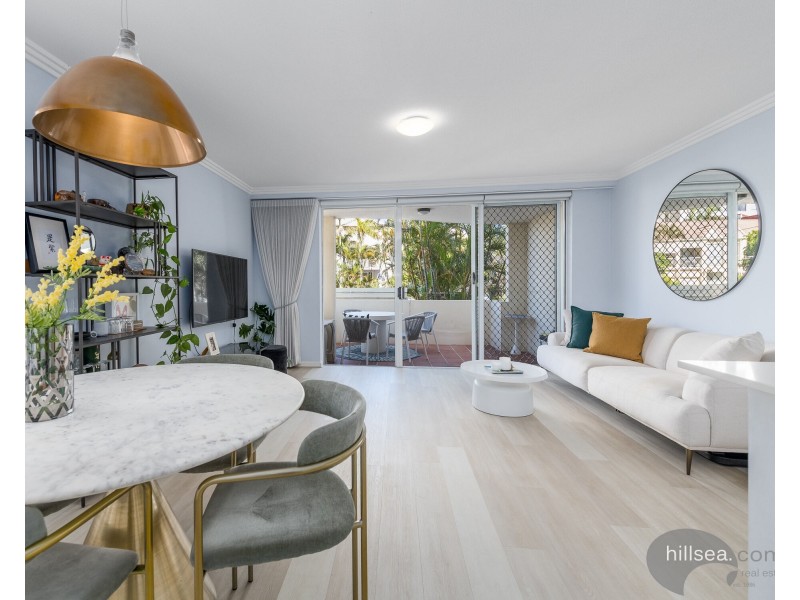 4/7 Whiting Street, Labrador QLD 4215