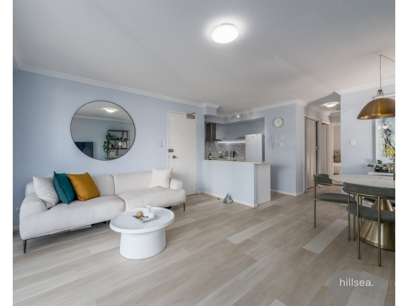 4/7 Whiting Street, Labrador QLD 4215