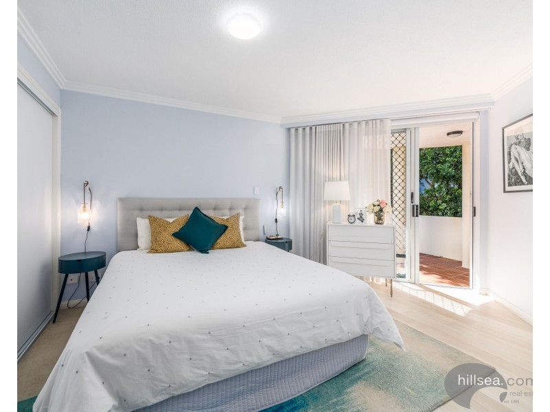 4/7 Whiting Street, Labrador QLD 4215