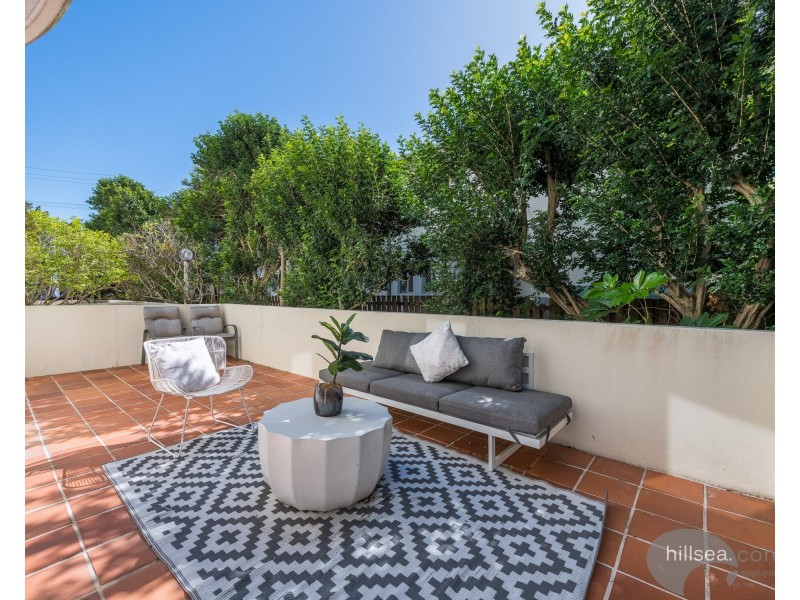 4/7 Whiting Street, Labrador QLD 4215