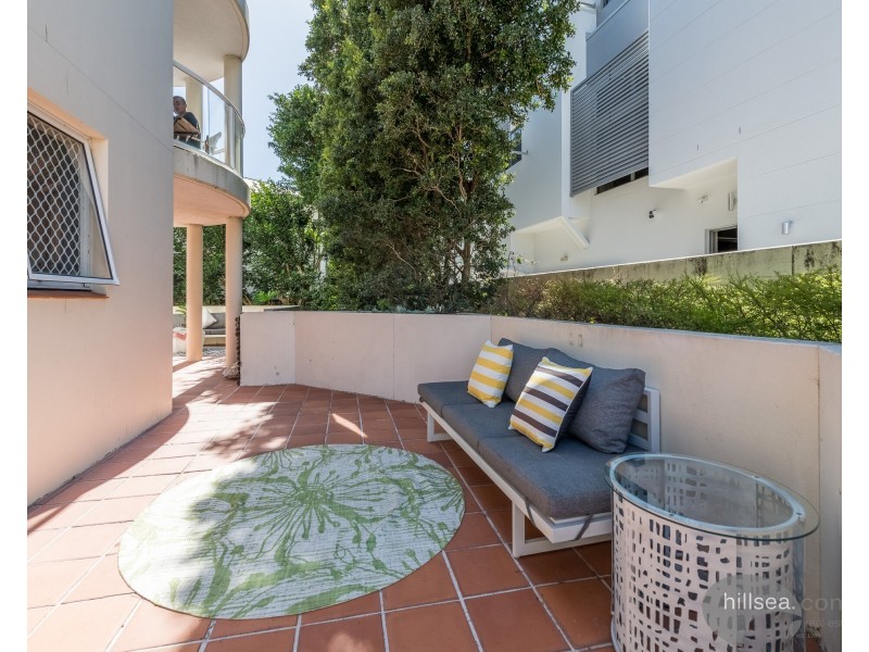 4/7 Whiting Street, Labrador QLD 4215