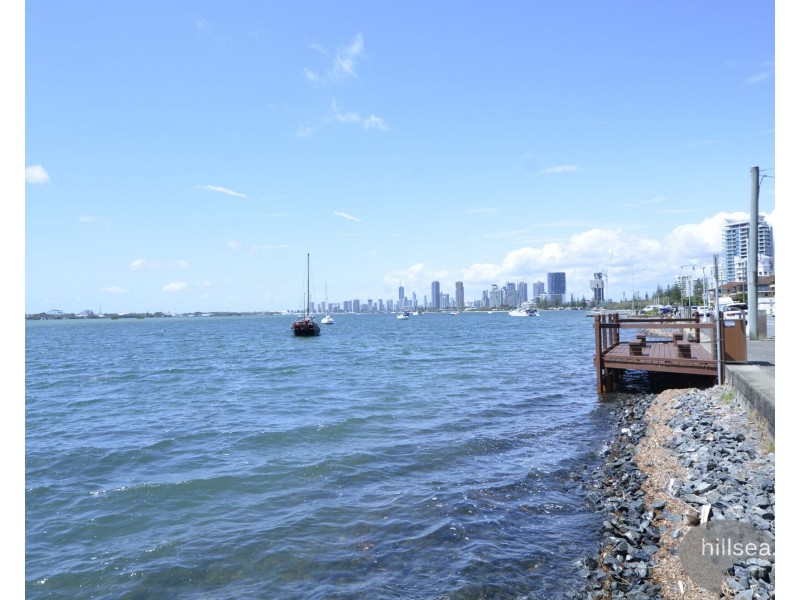 4/7 Whiting Street, Labrador QLD 4215