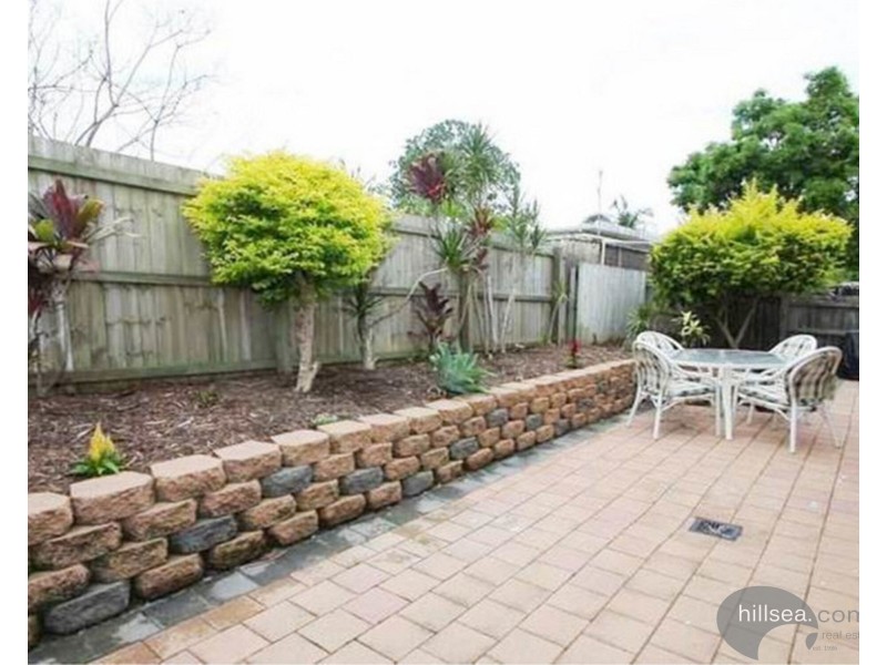 4/137 Olsen Avenue, Labrador QLD 4215