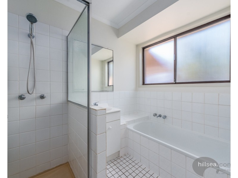2/25 Telopea Street, Labrador QLD 4215