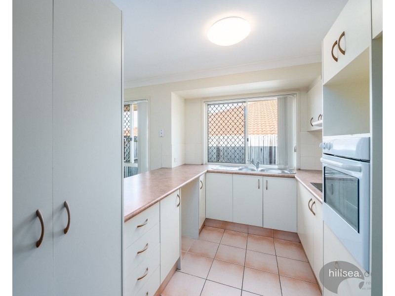 2/218 Central Street, Labrador QLD 4215