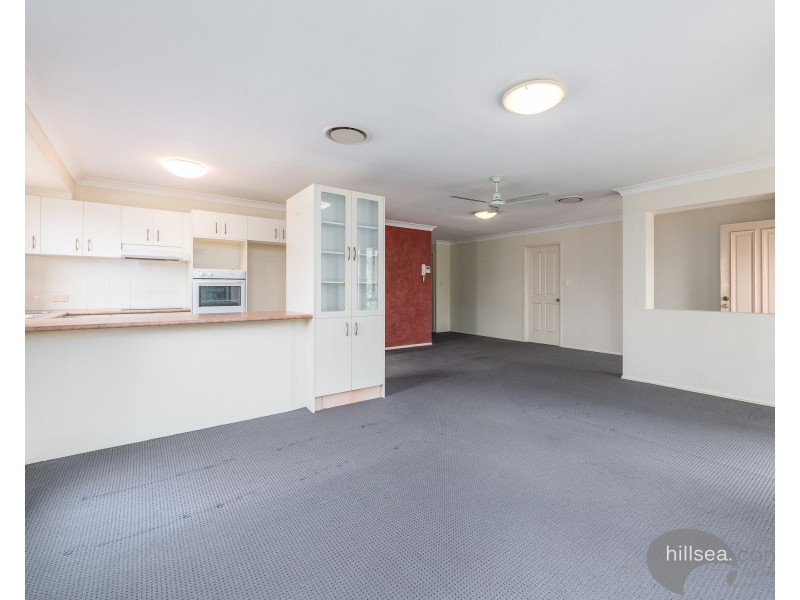2/218 Central Street, Labrador QLD 4215