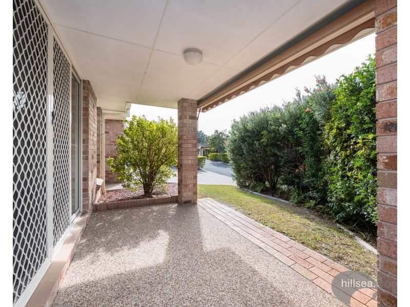 2/218 Central Street, Labrador QLD 4215