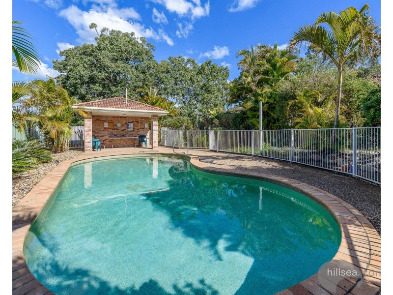 2/218 Central Street, Labrador QLD 4215