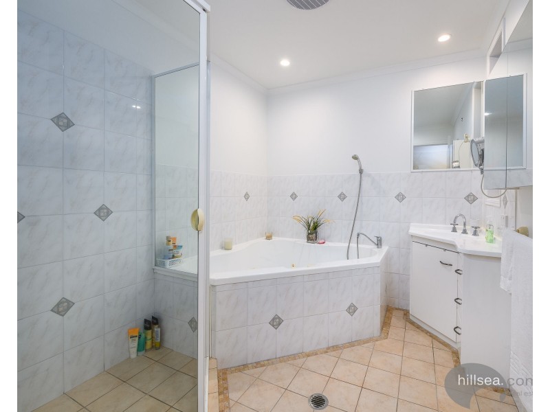 2B Wattle Avenue, Biggera Waters QLD 4216