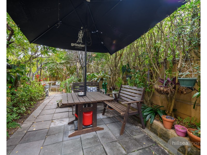 2B Wattle Avenue, Biggera Waters QLD 4216