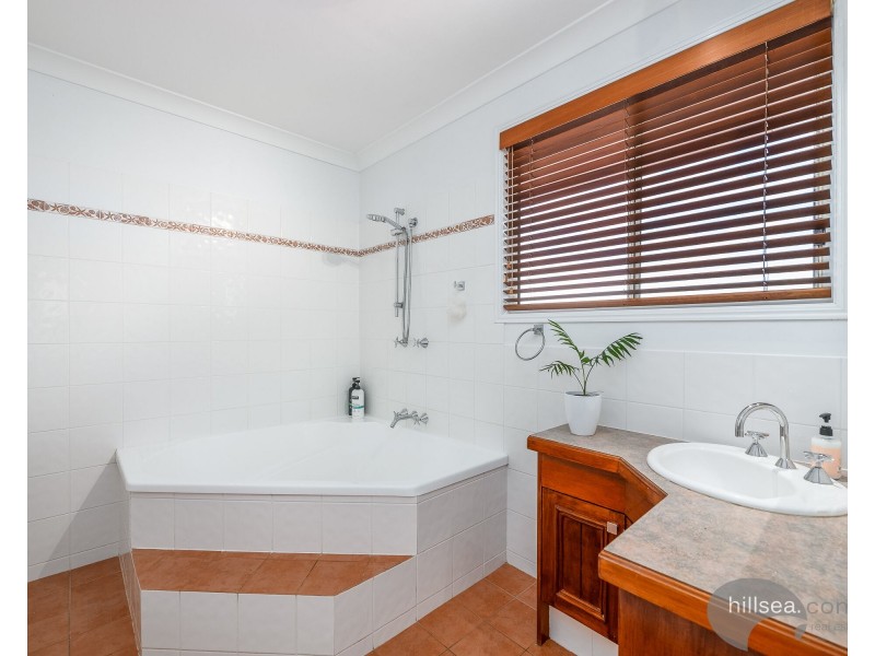 24 Austral Crescent, Pacific Pines QLD 4211
