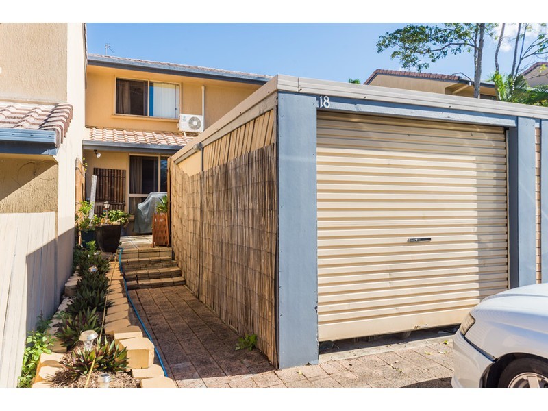 18/63 Olsen Avenue, Labrador QLD 4215