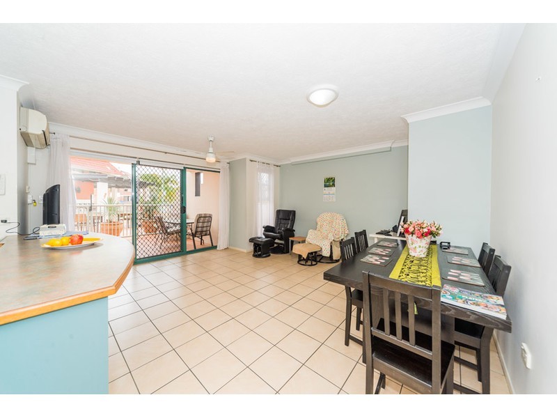 5/7-9 Robert Street, Labrador QLD 4215
