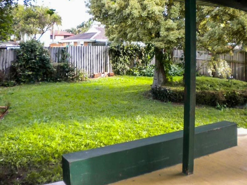 114 Whiting Street, Labrador QLD 4215
