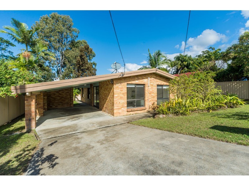 230 Government Road, Labrador QLD 4215