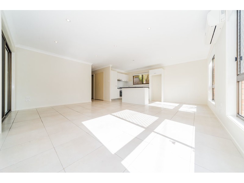 230 Government Road, Labrador QLD 4215