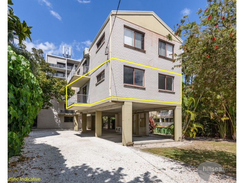 2/4 Baker Avenue, Labrador QLD 4215