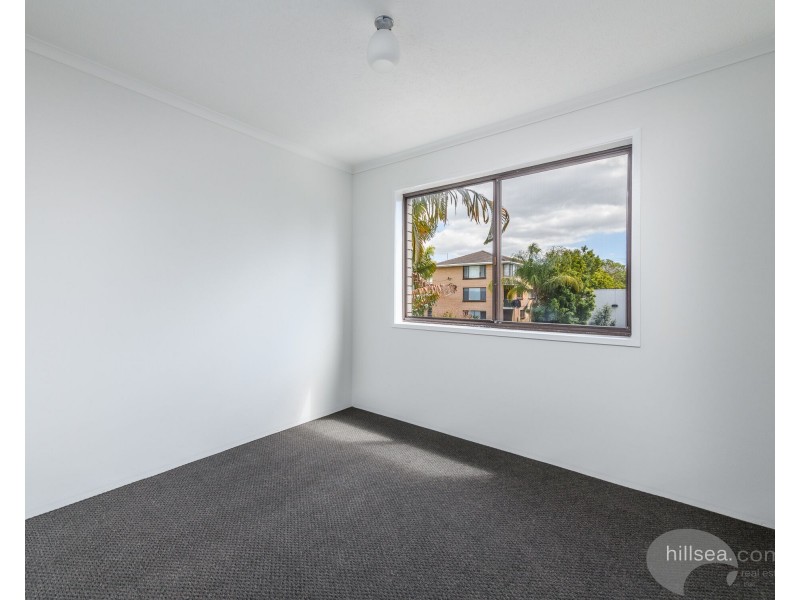 2/4 Baker Avenue, Labrador QLD 4215