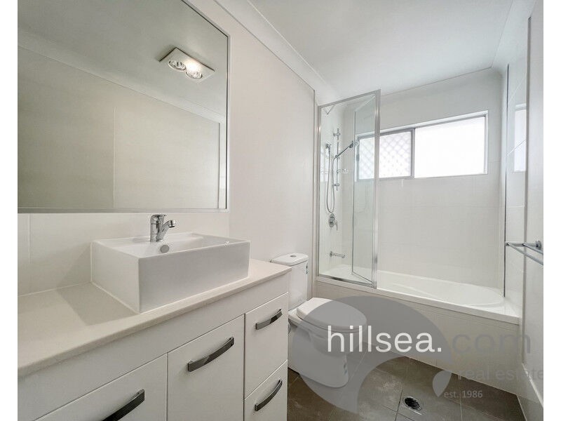 2/177-181 Central Street, Labrador QLD 4215