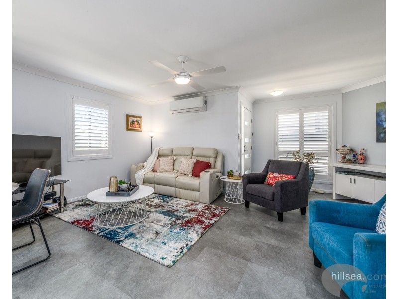 1/9 Government Road, Labrador QLD 4215