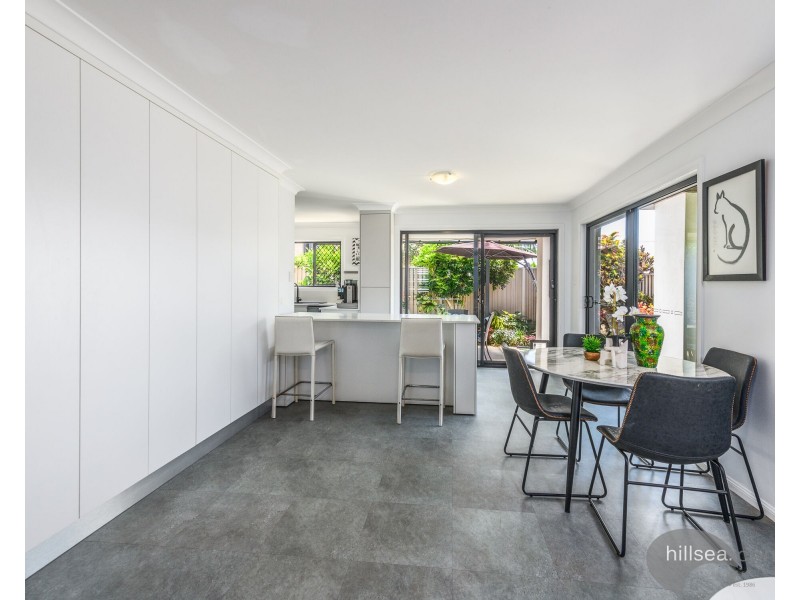 1/9 Government Road, Labrador QLD 4215