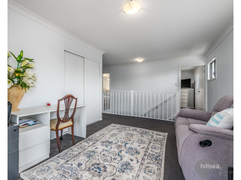 1/9 Government Road, Labrador QLD 4215