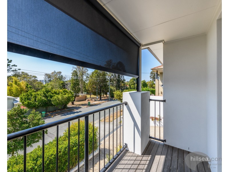 1/9 Government Road, Labrador QLD 4215