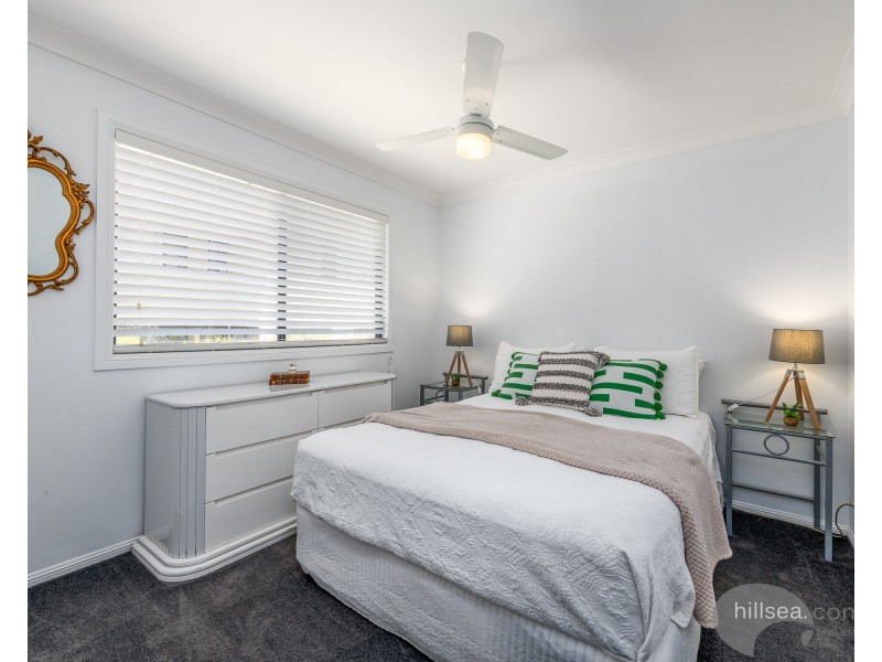 1/9 Government Road, Labrador QLD 4215